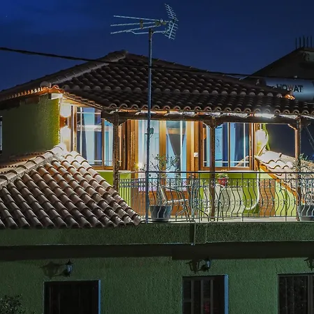 Takis' Attic Lägenhet *