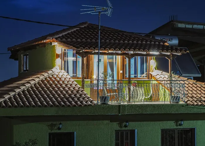 Takis' Attic Apartman *