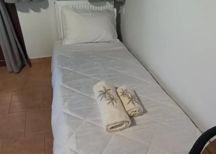 Takis' Attic * Agios Ilias (Elis)