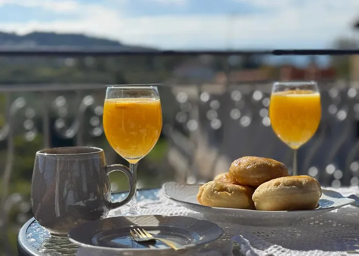 Takis' Attic * Ájosz Ilíasz