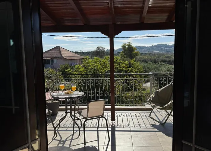 Takis' Attic Appartement *